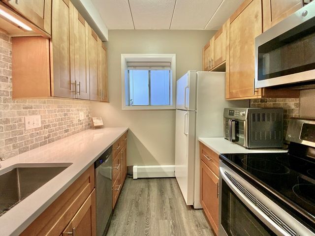 995 Massachusetts Ave 106, Arlington, MA 02476