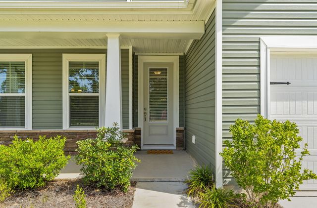 153 Winding Grove Lane, Moncks Corner, SC 29461