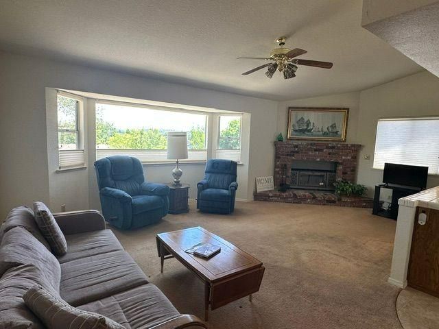 2720 Sandhurst Dr, Cameron Park, CA 95682