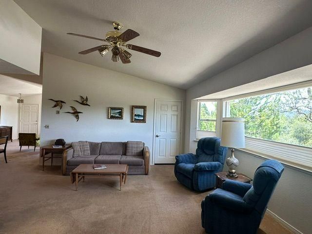 2720 Sandhurst Dr, Cameron Park, CA 95682