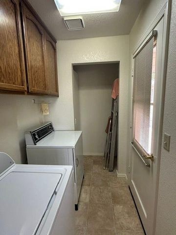 2720 Sandhurst Dr, Cameron Park, CA 95682
