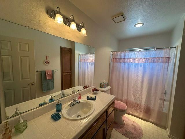 2720 Sandhurst Dr, Cameron Park, CA 95682