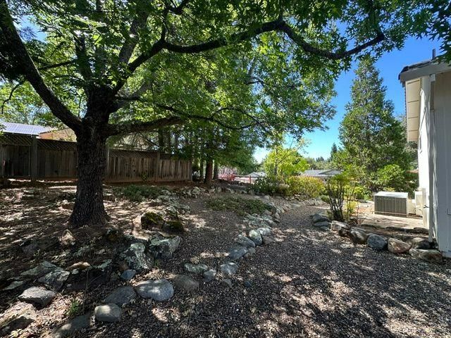 2720 Sandhurst Dr, Cameron Park, CA 95682