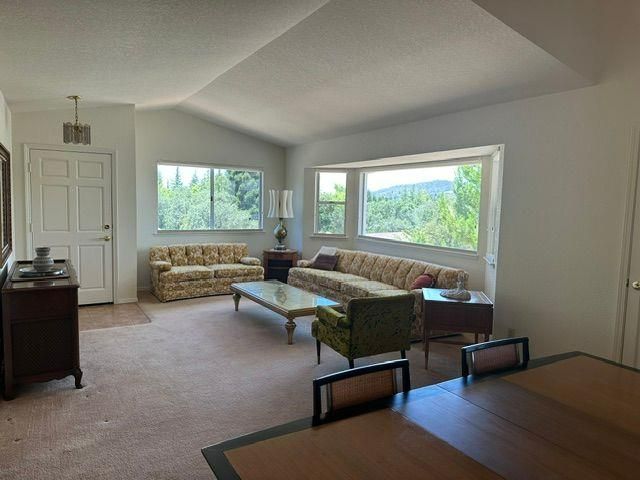 2720 Sandhurst Dr, Cameron Park, CA 95682