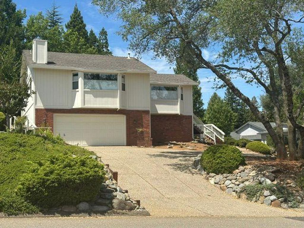 2720 Sandhurst Dr, Cameron Park, CA 95682