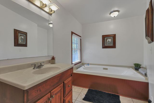 298 Tillamook Lane, Bremen, OH 43107