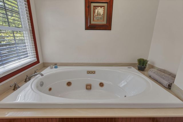 298 Tillamook Lane, Bremen, OH 43107