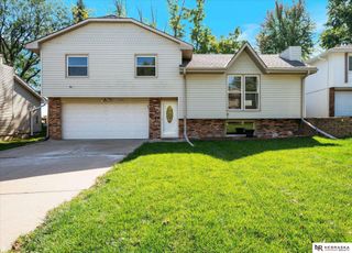 15431 Douglas Circle, Omaha, NE 68154