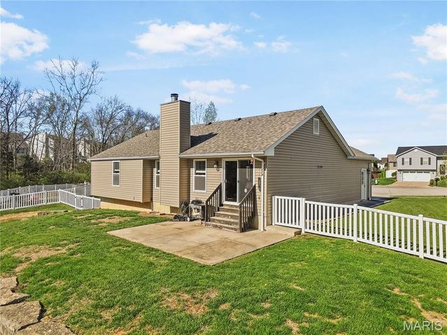 30 Colonial Creek Court, Wentzville, MO 63385
