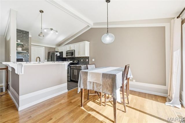 30 Colonial Creek Court, Wentzville, MO 63385