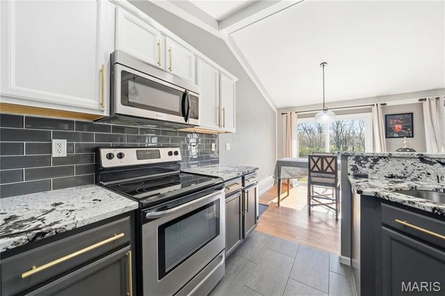 30 Colonial Creek Court, Wentzville, MO 63385