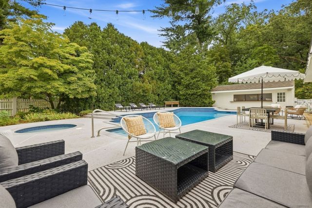 276 Andover St, Andover, MA 01810