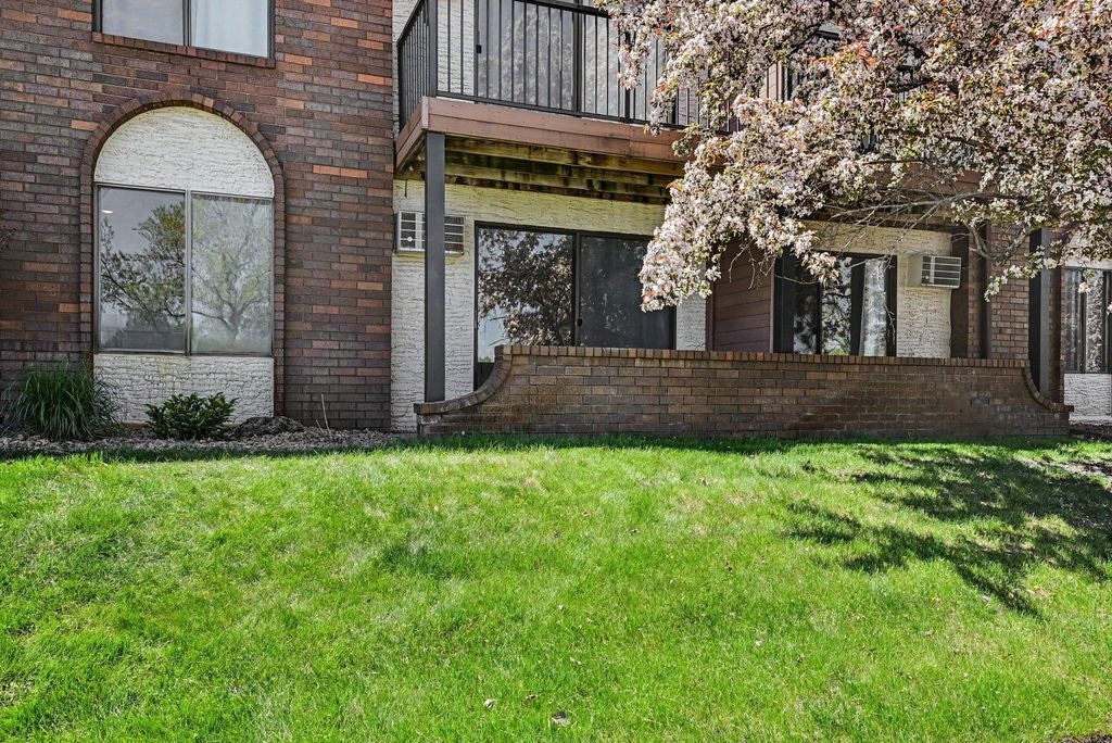 7330 York Avenue S 1031, Edina, MN 55435 — photo 2