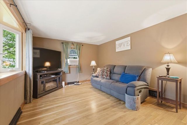 26 Donald Tennant Circle, North Attleboro, MA 02760