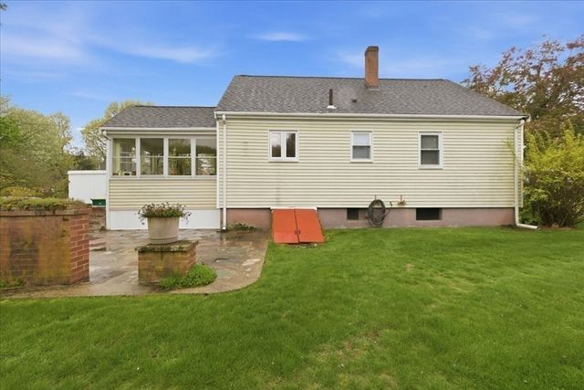 26 Donald Tennant Circle, North Attleboro, MA 02760