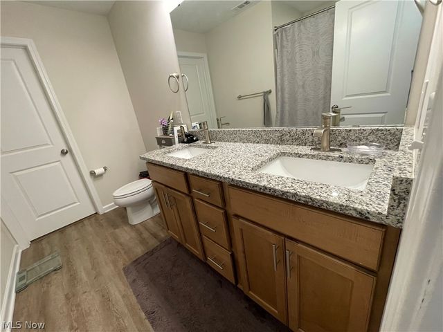 5993 Montauk Point, Vermilion, OH 44089