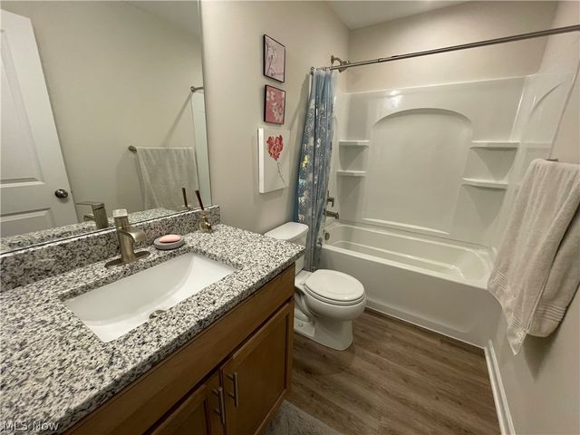 5993 Montauk Point, Vermilion, OH 44089