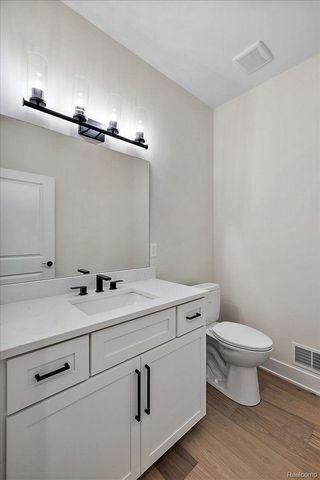 682 Westlake Avenue, Oxford Twp, MI 48371