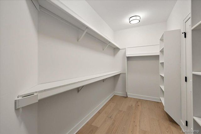 682 Westlake Avenue, Oxford Twp, MI 48371