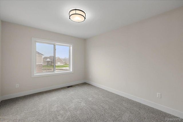 682 Westlake Avenue, Oxford Twp, MI 48371