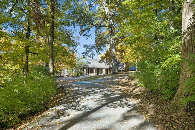 5887 Fredricksburg Dr, Nashville, TN 37215