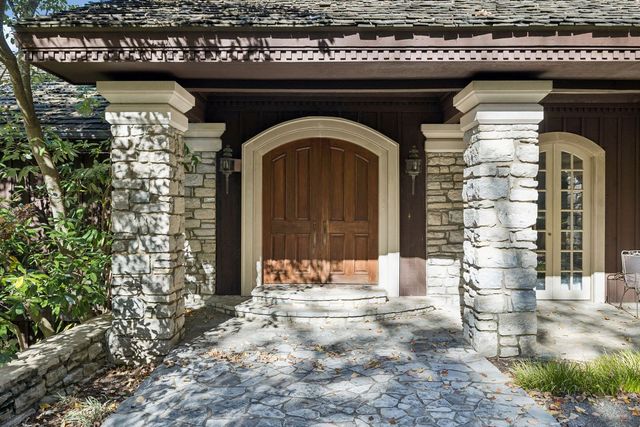 5887 Fredricksburg Dr, Nashville, TN 37215