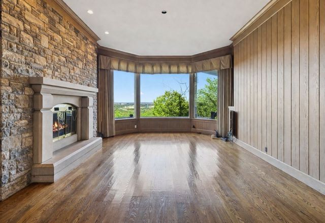5887 Fredricksburg Dr, Nashville, TN 37215