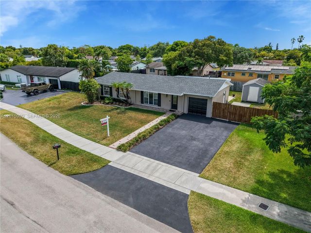 10460 SW 123rd Ct, Miami, FL 33186