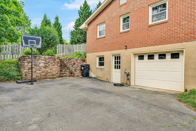 101 Sunnydale CT, Troutville, VA 24175