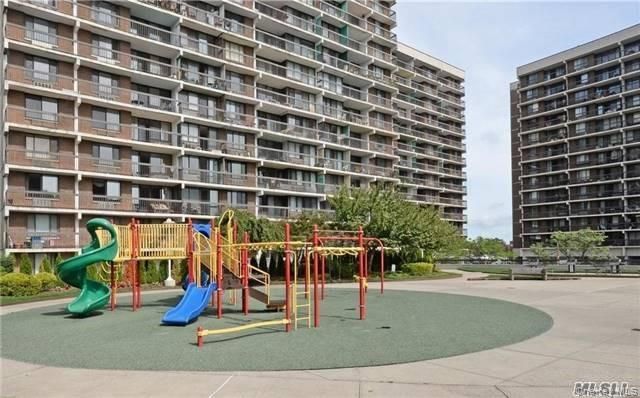 152-18 Union Turnpike 7 P, Flushing, NY 11367