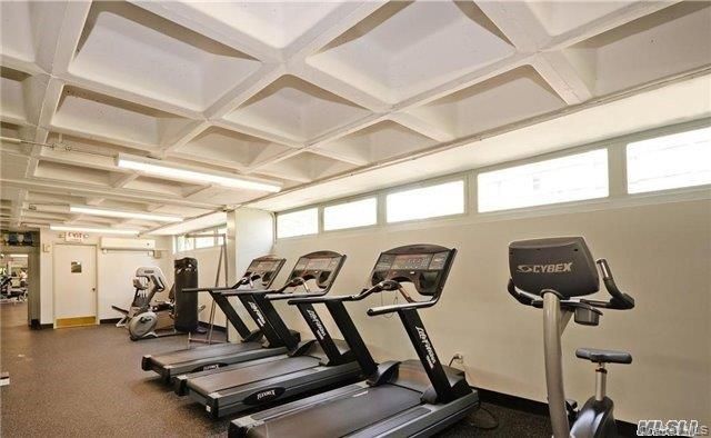 152-18 Union Turnpike 7 P, Flushing, NY 11367