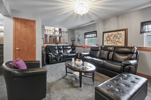 7410 Longcommon Road, Portage, IN 46368