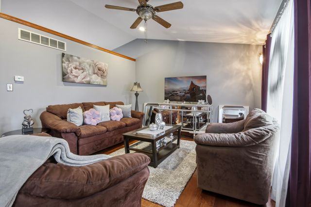 7410 Longcommon Road, Portage, IN 46368