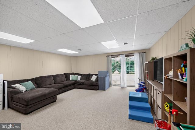 9 LINDEN CT, Boyertown, PA 19512