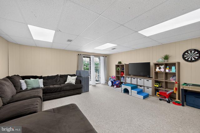 9 LINDEN CT, Boyertown, PA 19512