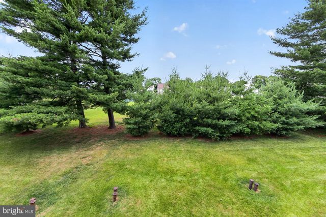 9 LINDEN CT, Boyertown, PA 19512