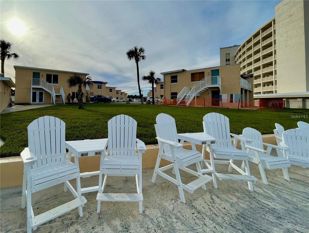 Image 17 of property listing at 573 N ATLANTIC AVENUE 5, New Smyrna Beach, FL 32169