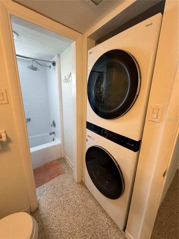 Image 26 of property listing at 573 N ATLANTIC AVENUE 5, New Smyrna Beach, FL 32169