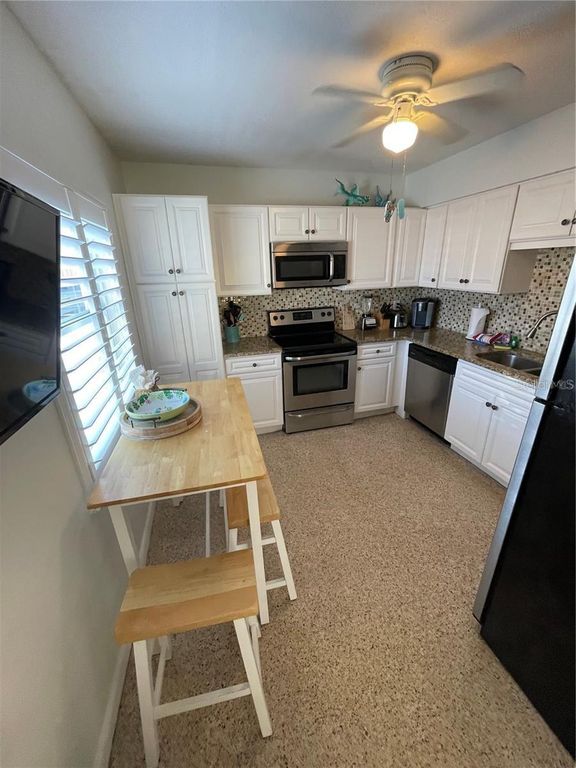 Image 7 of property listing at 573 N ATLANTIC AVENUE 5, New Smyrna Beach, FL 32169