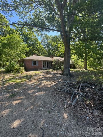 10900 Rozzelles Ferry Road, Charlotte, NC 28214