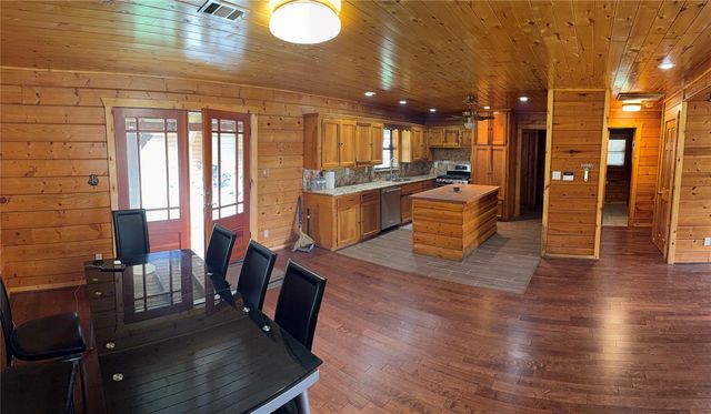 72 Oak Leaf Drive, Huffman, TX 77336