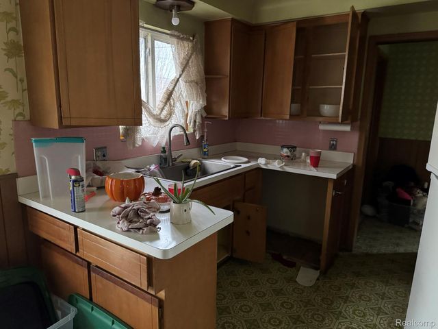 26632 Marilyn Avenue, Warren, MI 48089