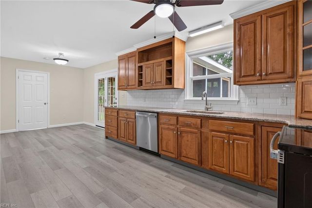 474 Harcourt PL, Newport News, VA 23602
