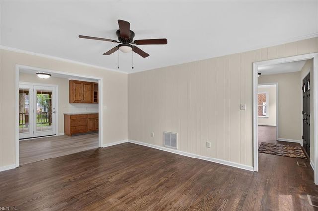474 Harcourt PL, Newport News, VA 23602