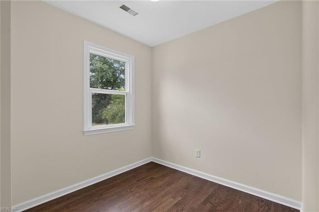 474 Harcourt PL, Newport News, VA 23602