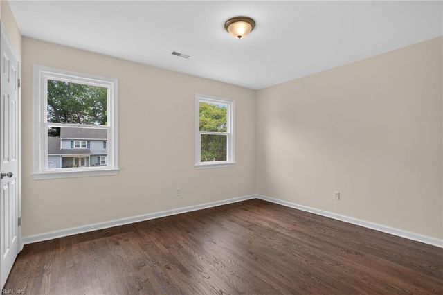 474 Harcourt PL, Newport News, VA 23602