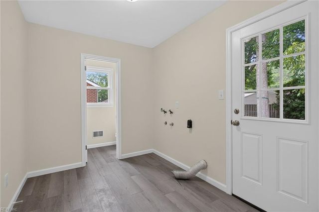 474 Harcourt PL, Newport News, VA 23602