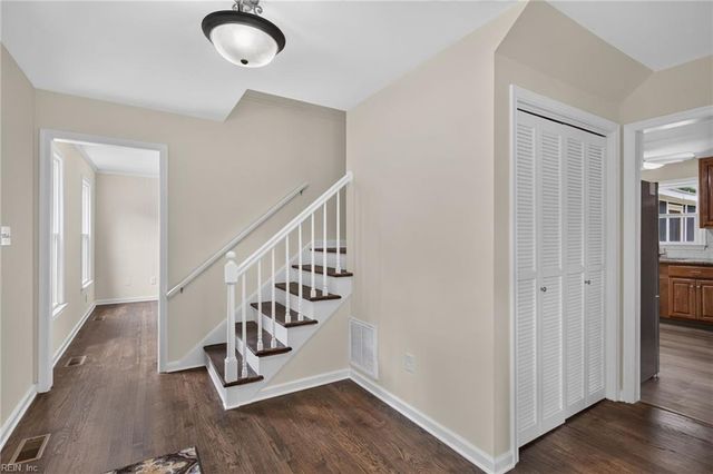474 Harcourt PL, Newport News, VA 23602