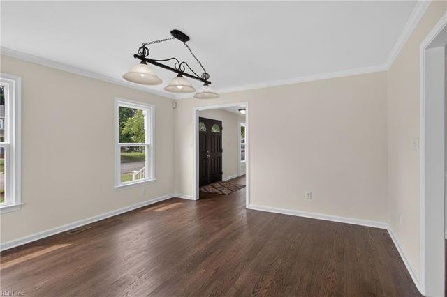 474 Harcourt PL, Newport News, VA 23602