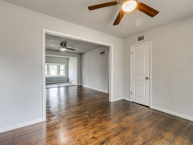 8934 E Newton Street, Tulsa, OK 74115